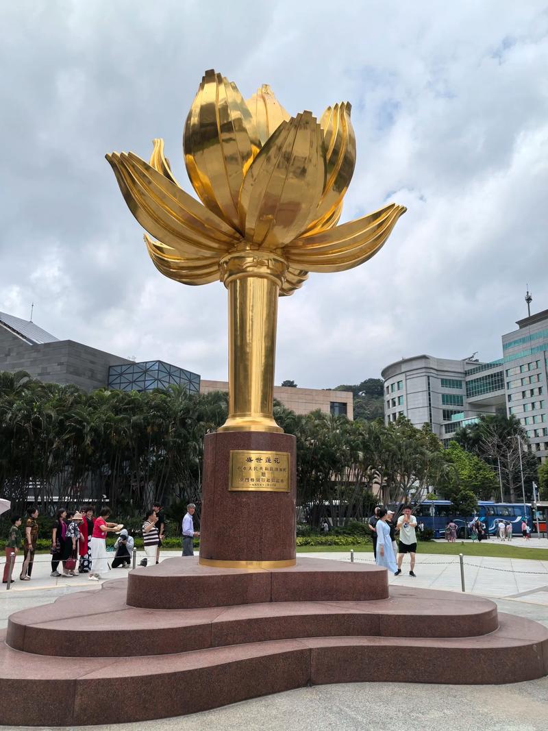澳门大三巴一肖一马中特钻石版以及新澳门天天免费谜语论坛图-迅速解答问题